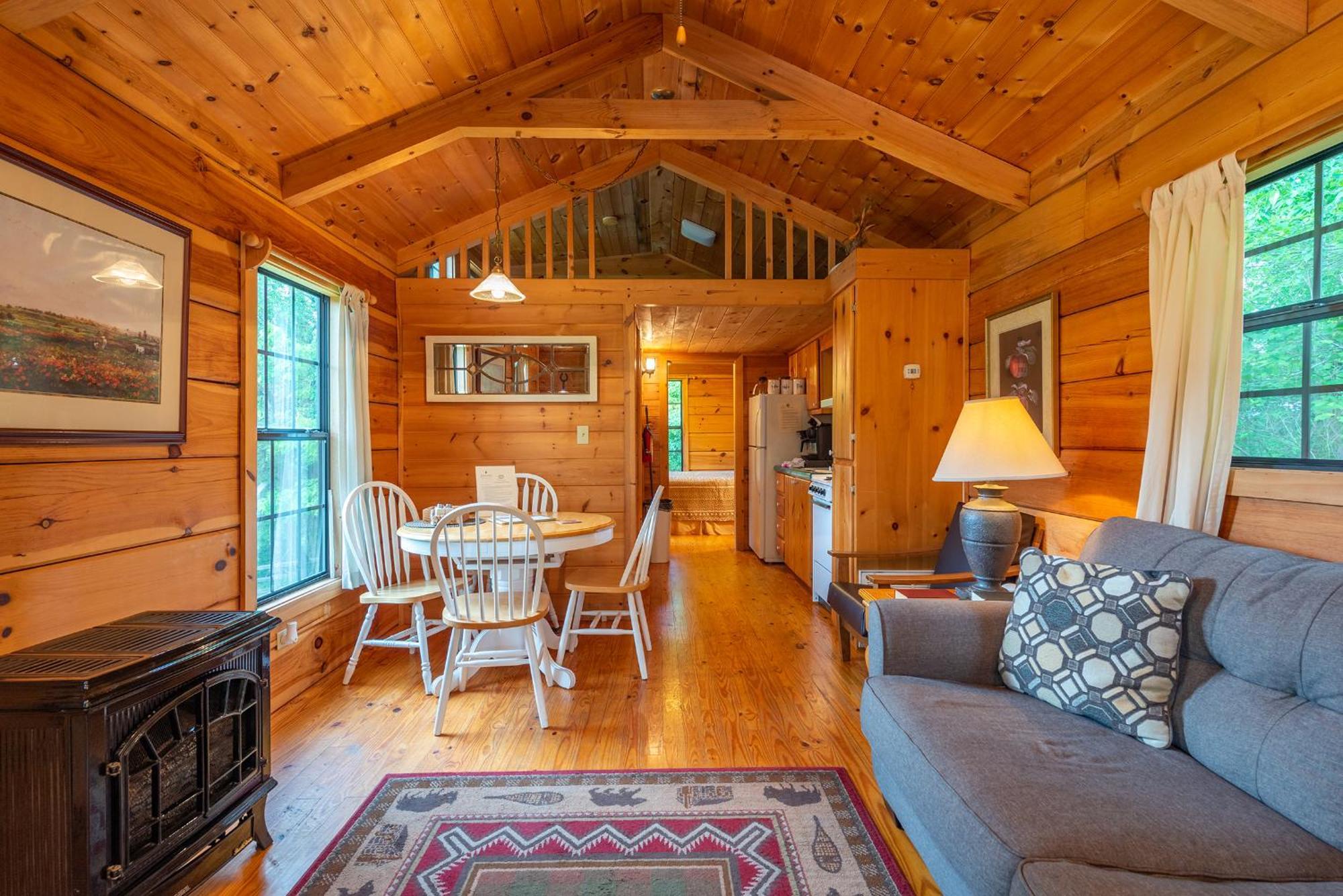 Engadine Inn And Cabins Candler Exterior photo