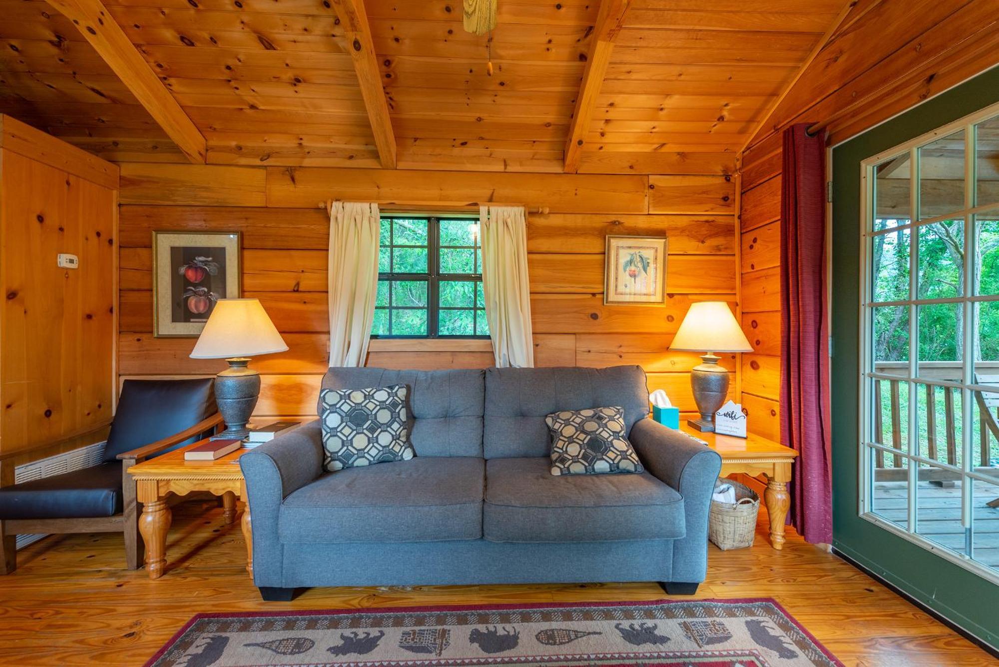 Engadine Inn And Cabins Candler Exterior photo