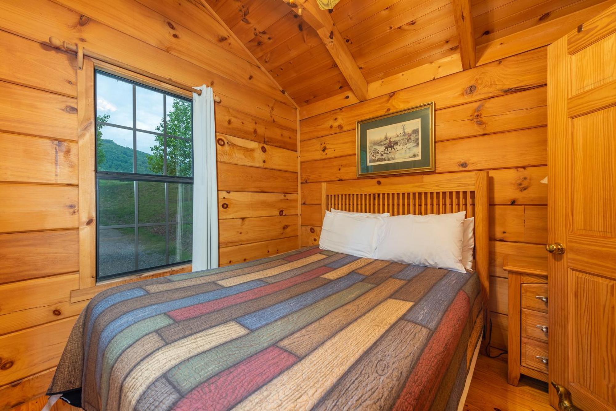 Engadine Inn And Cabins Candler Exterior photo