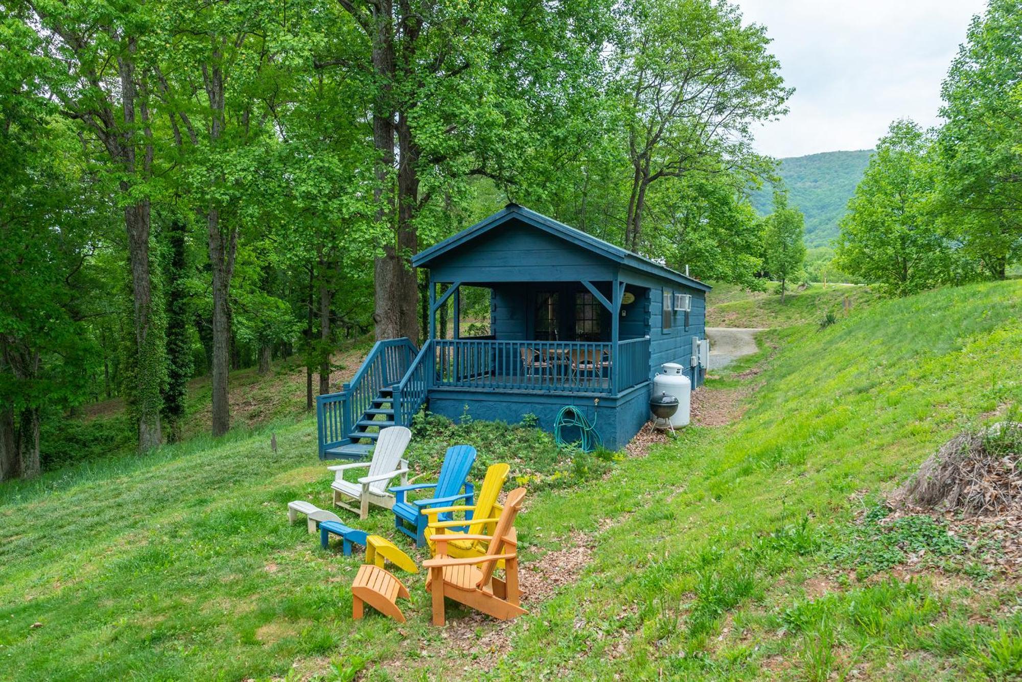 Engadine Inn And Cabins Candler Exterior photo