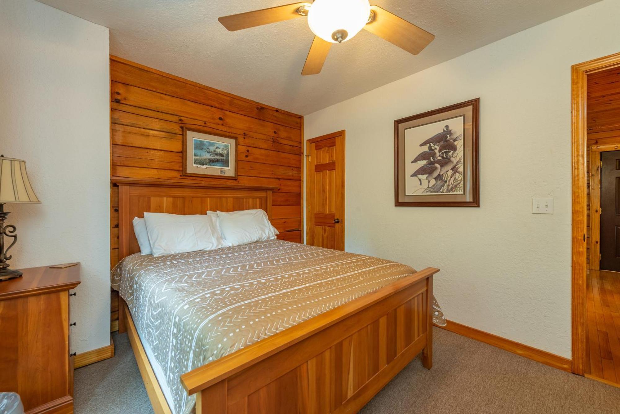 Engadine Inn And Cabins Candler Exterior photo