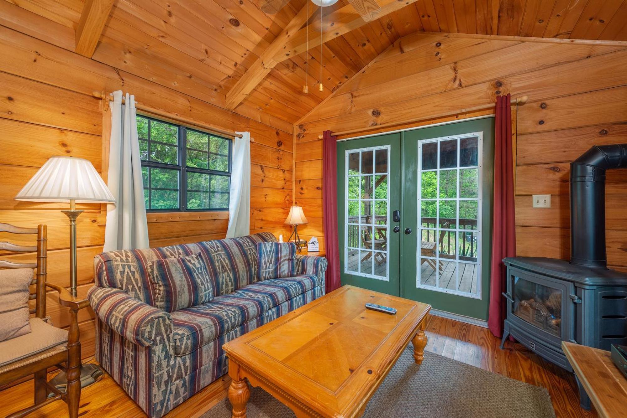 Engadine Inn And Cabins Candler Exterior photo