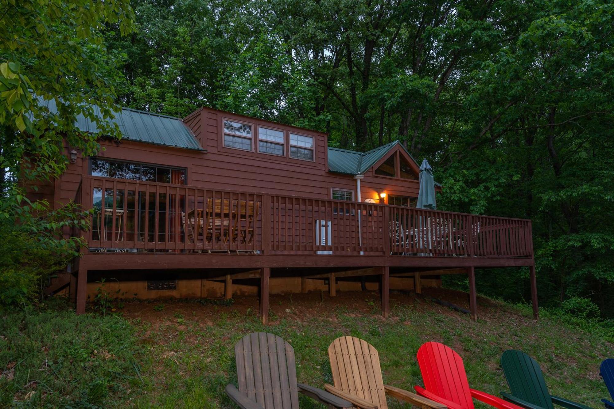 Engadine Inn And Cabins Candler Exterior photo